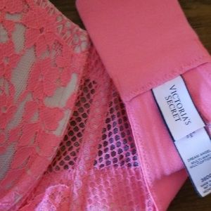 Victoria's Secret Intimates & Sleepwear - Brand New Dream Angel Multi Way Bra 36DDD Victoria's Secret Intimates & Sleepwear - Brand New Dream Angel Multi Way Bra 36DDD